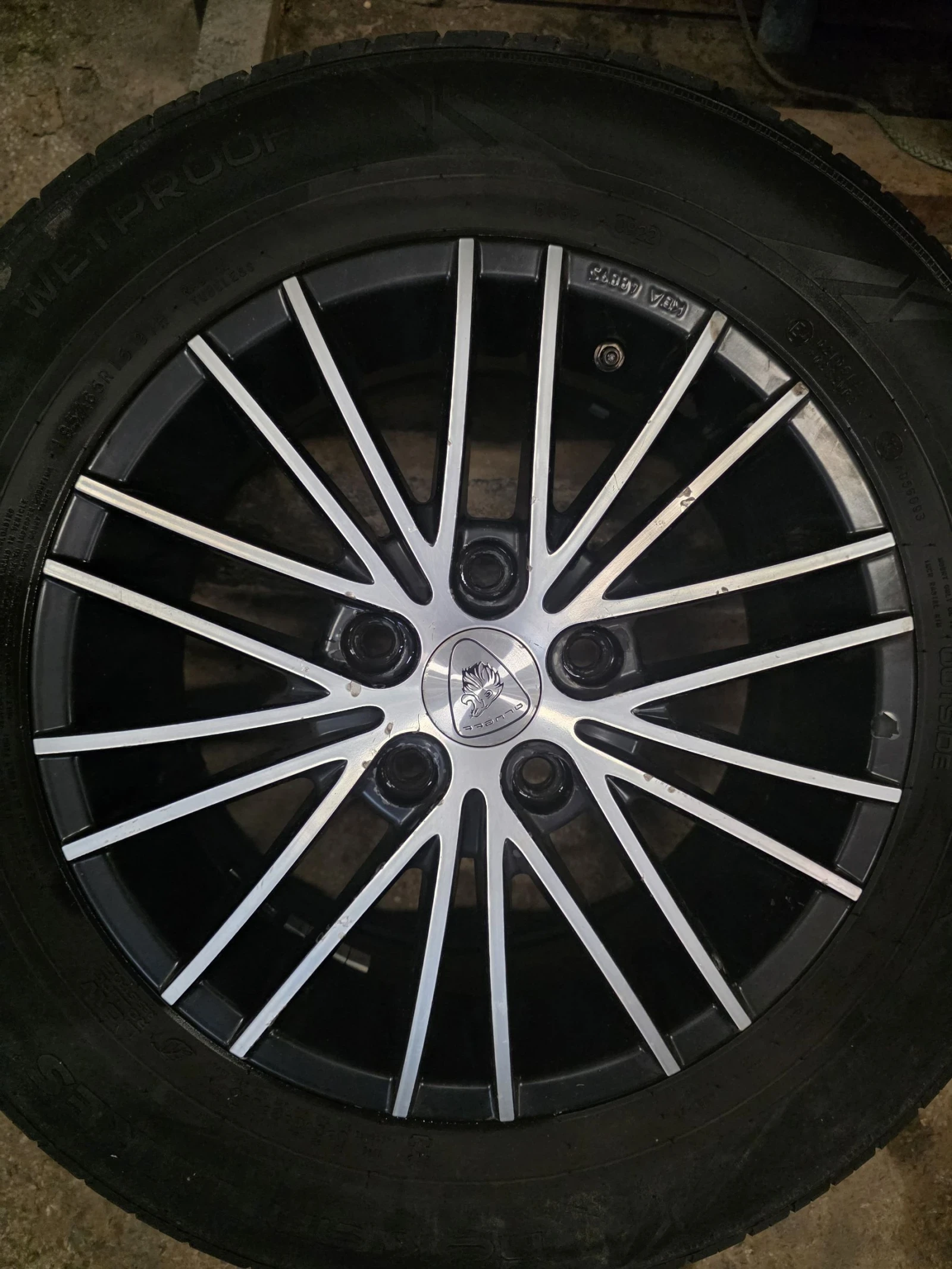 Гуми с джанти Nokian 195/65R15, снимка 3 - Гуми и джанти - 54594644