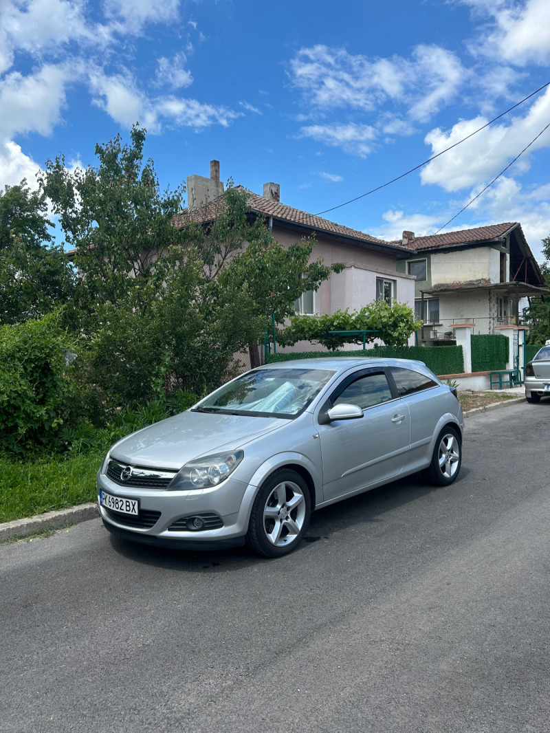 Opel Astra Gtc, снимка 2 - Автомобили и джипове - 46070987