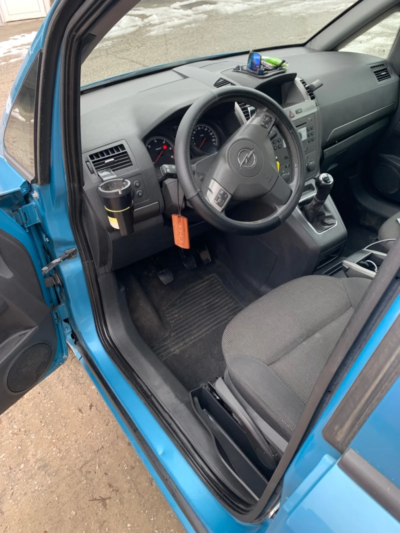 Opel Zafira 1.9 CDTI, снимка 6 - Автомобили и джипове - 48495560