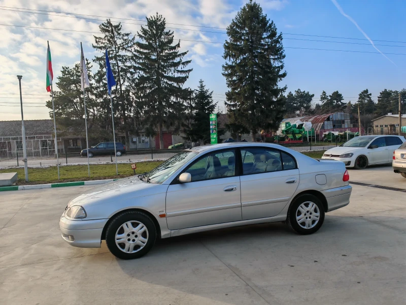 Toyota Avensis, снимка 3 - Автомобили и джипове - 48786651