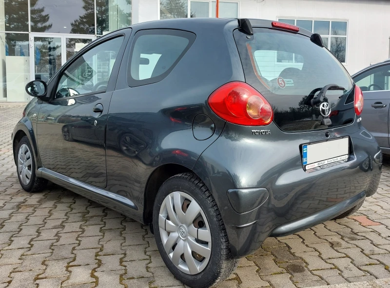 Toyota Aygo 1.0 VVT-i 5MT Luna, снимка 6 - Автомобили и джипове - 49377704