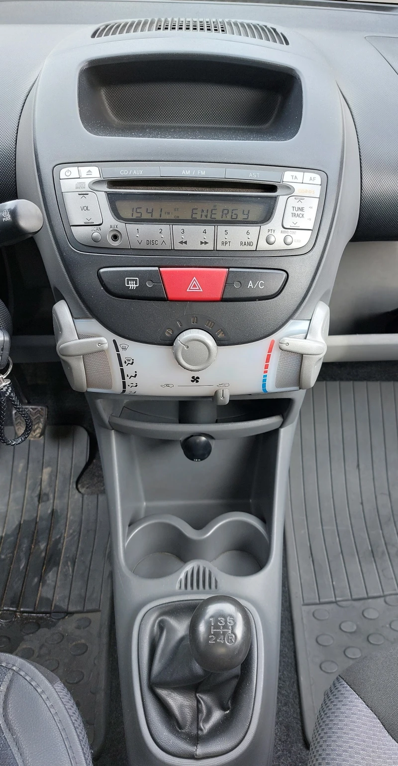 Toyota Aygo 1.0 VVT-i 5MT Luna, снимка 10 - Автомобили и джипове - 49377704