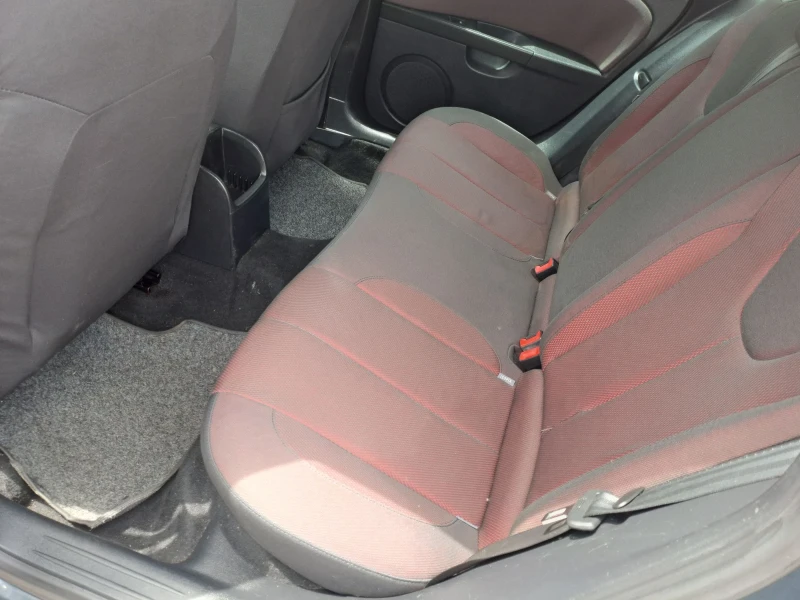 Seat Leon 1.9 TDI, снимка 8 - Автомобили и джипове - 50373830
