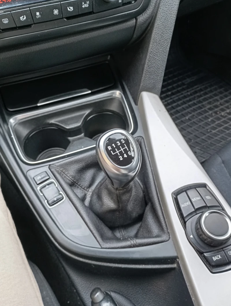 BMW 318 F31 xdrive, снимка 8 - Автомобили и джипове - 52575186