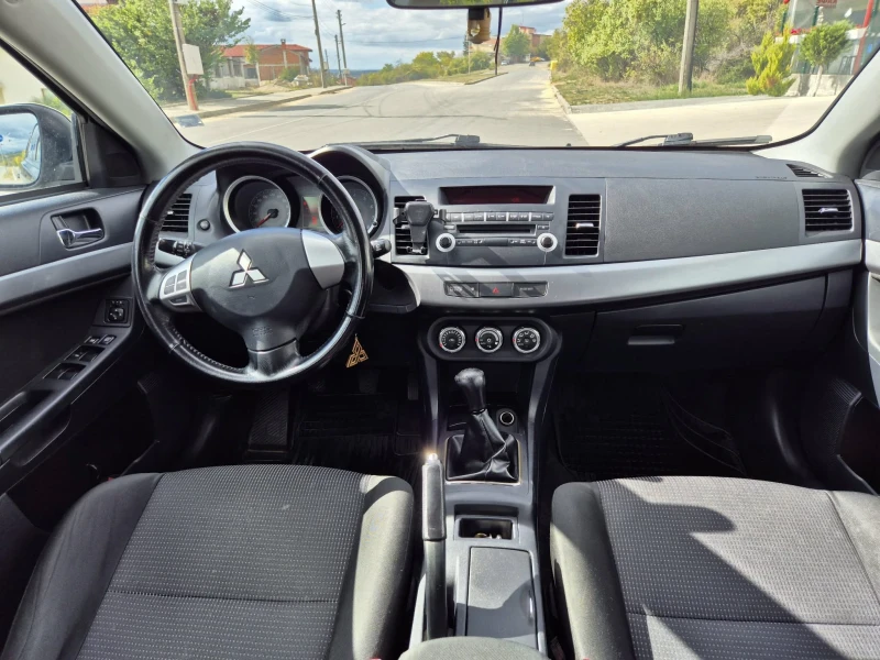 Mitsubishi Lancer 1.5, снимка 4 - Автомобили и джипове - 52702367