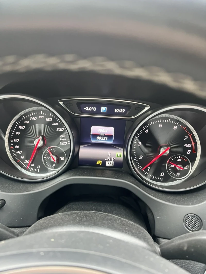 Mercedes-Benz CLA 180 Auto/euro6B, снимка 8 - Автомобили и джипове - 53086160