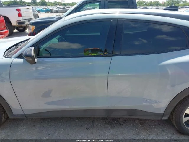 Ford Mustang Mach-E Select RWD, снимка 8 - Автомобили и джипове - 55127073