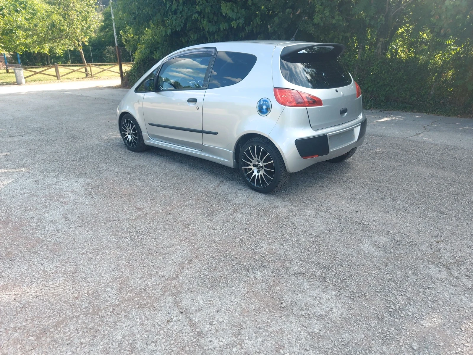 Mitsubishi Colt 1.1 - изображение 4