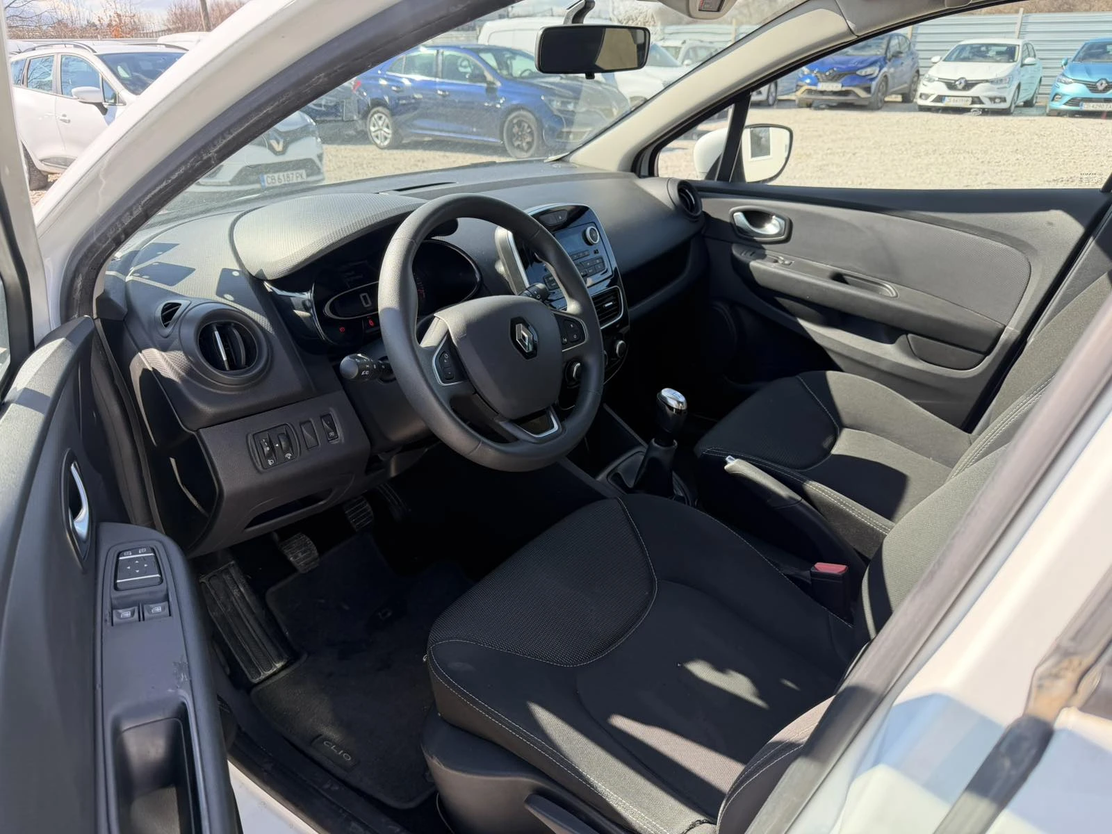 Renault Clio 0.9TCe/90k.c./Grandtour, снимка 8 - Автомобили и джипове - 53799014