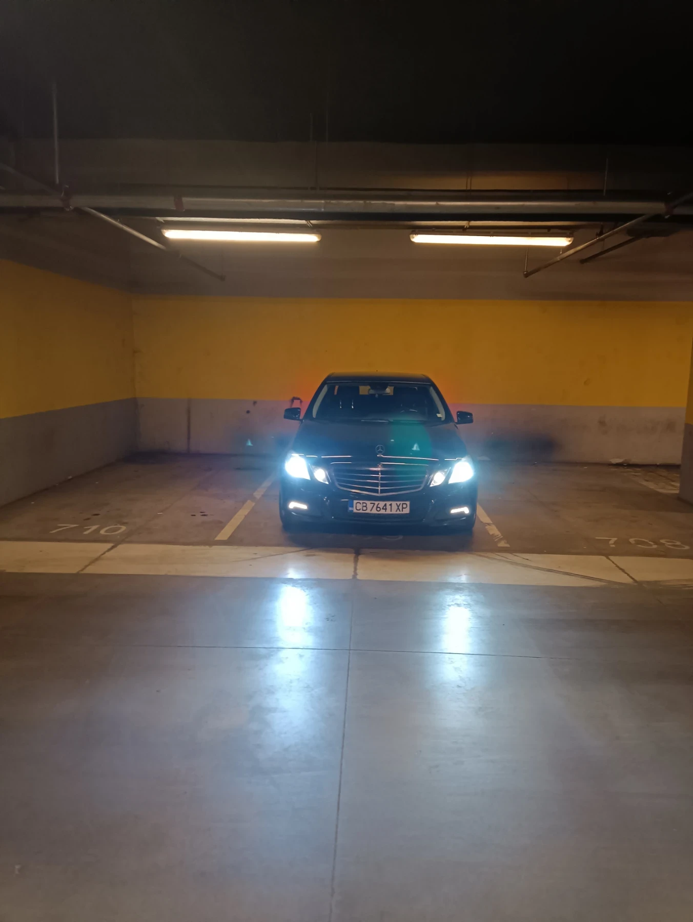 Mercedes-Benz E 200 2.2CDI, снимка 4 - Автомобили и джипове - 53928136