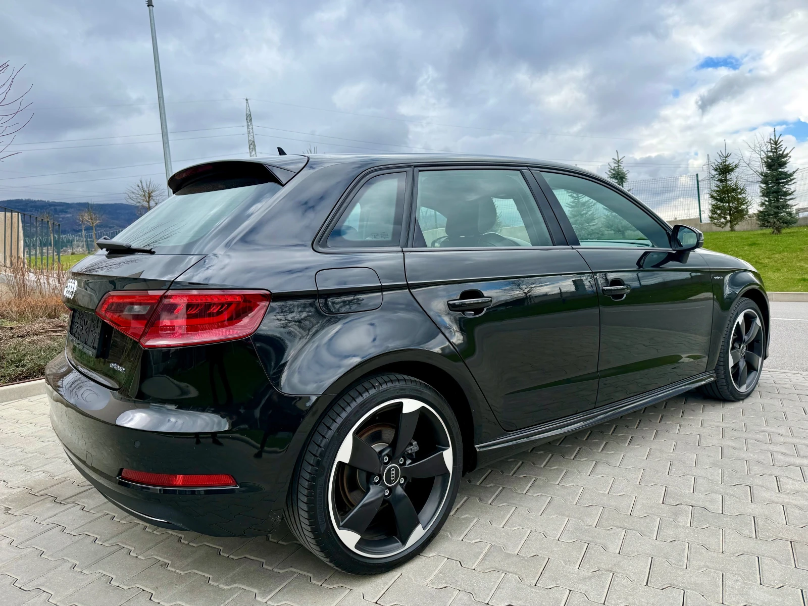 Audi A3 e-tron S-line, снимка 4 - Автомобили и джипове - 54082251