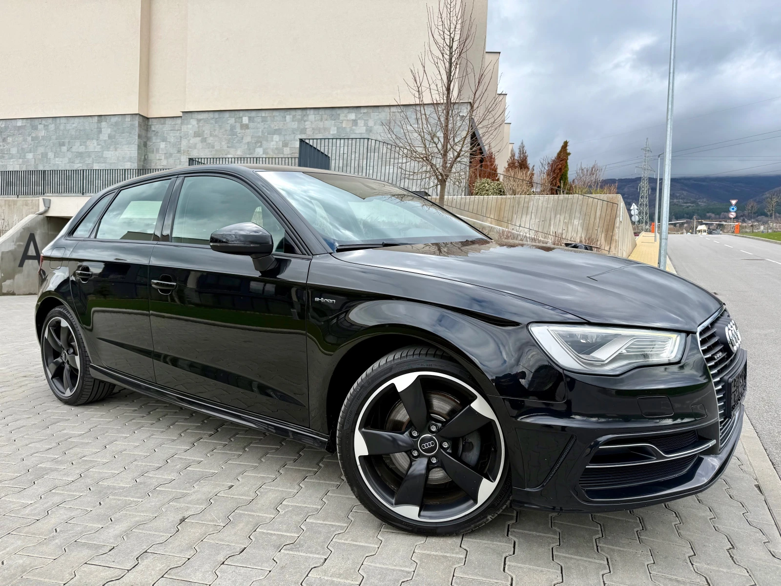 Audi A3 e-tron S-line, снимка 3 - Автомобили и джипове - 54082251