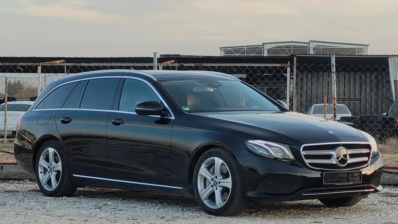 Mercedes-Benz E 350 Germany-360  kam-Distr-Panorama-TOП състояние!, снимка 6 - Автомобили и джипове - 54083926