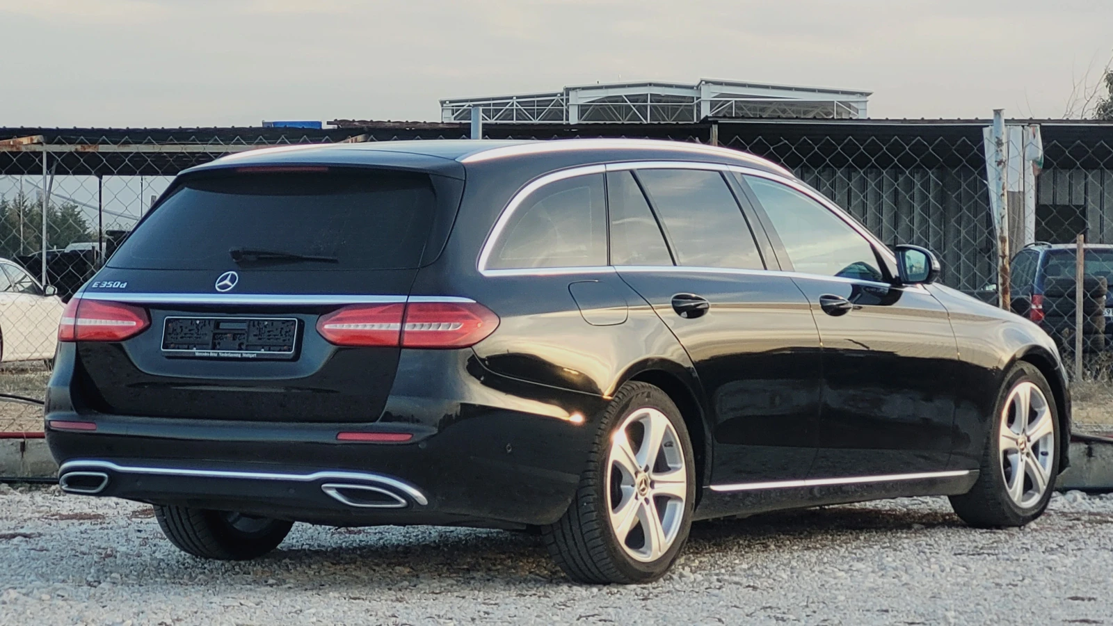 Mercedes-Benz E 350 Germany-360  kam-Distr-Panorama-TOП състояние!, снимка 4 - Автомобили и джипове - 54083926