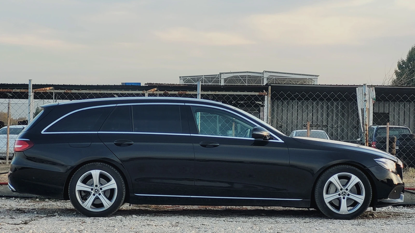 Mercedes-Benz E 350 Germany-360  kam-Distr-Panorama-TOП състояние!, снимка 5 - Автомобили и джипове - 54083926