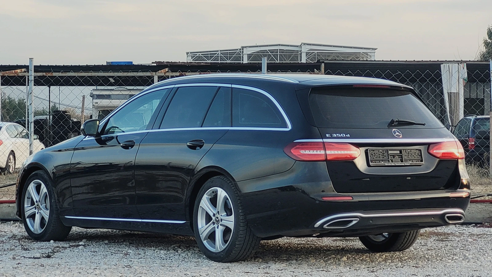 Mercedes-Benz E 350 Germany-360  kam-Distr-Panorama-TOП състояние!, снимка 3 - Автомобили и джипове - 54083926