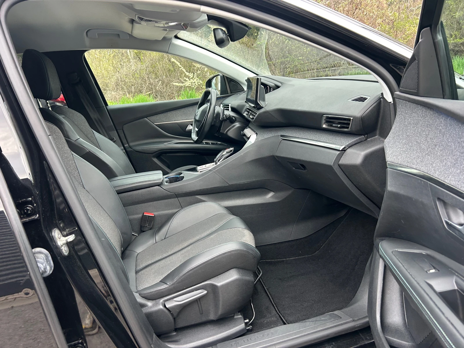 Peugeot 3008 ФУЛЛ* ЕКСТРИ* СЕРВИЗ* , снимка 16 - Автомобили и джипове - 54207811