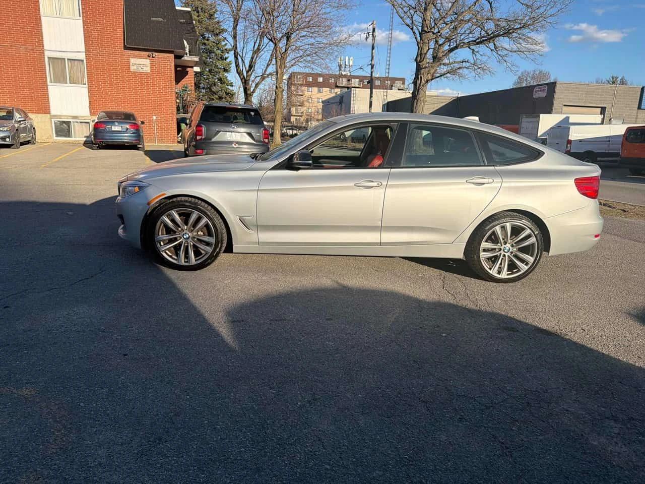 BMW 328 * 328i xDrive* АВТОКРЕДИТ БЕЗ ПЪРВОНАЧАЛНА ВНОСКА*, снимка 2 - Автомобили и джипове - 54648105