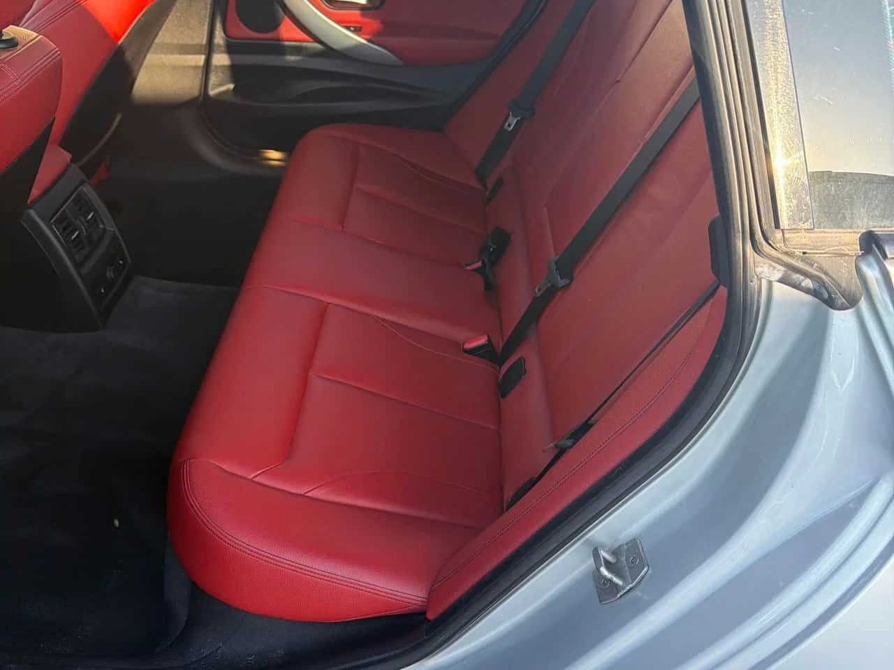BMW 328 * 328i xDrive* АВТОКРЕДИТ БЕЗ ПЪРВОНАЧАЛНА ВНОСКА*, снимка 11 - Автомобили и джипове - 54648105