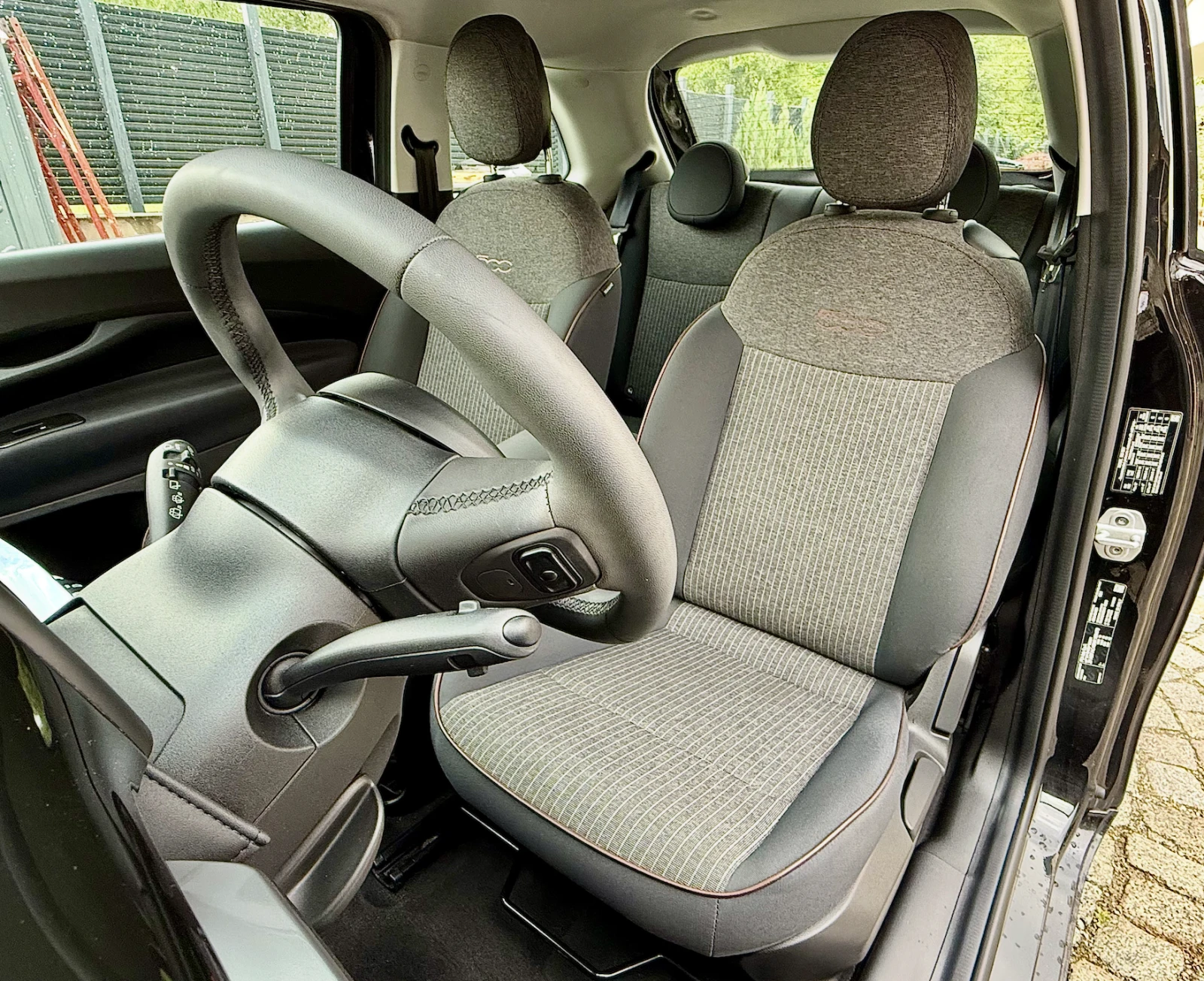 Fiat 500e 42 kWh AppleCarPlay/Дигитално, снимка 5 - Автомобили и джипове - 54780581