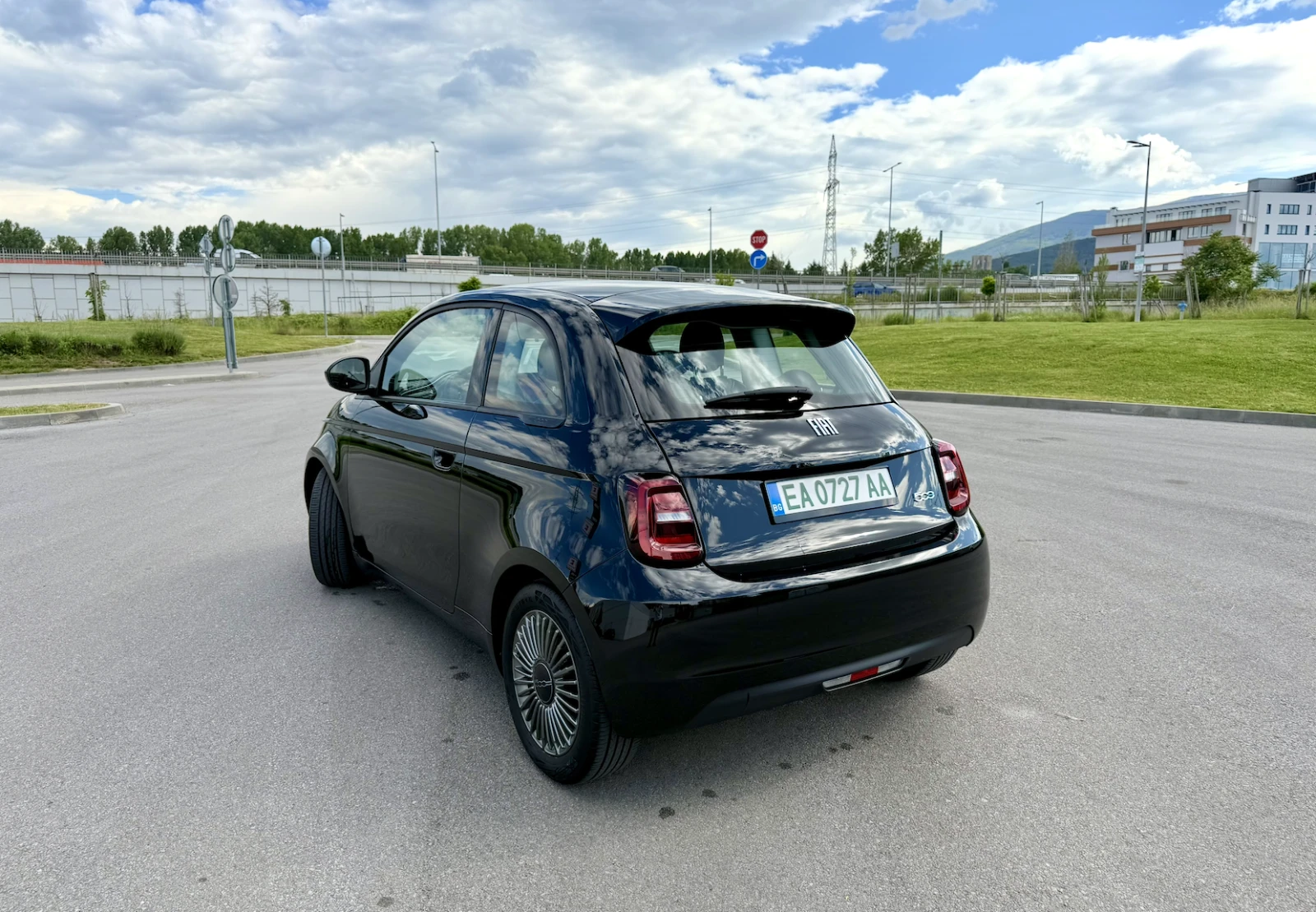 Fiat 500e 42 kWh AppleCarPlay/Дигитално, снимка 3 - Автомобили и джипове - 54780581