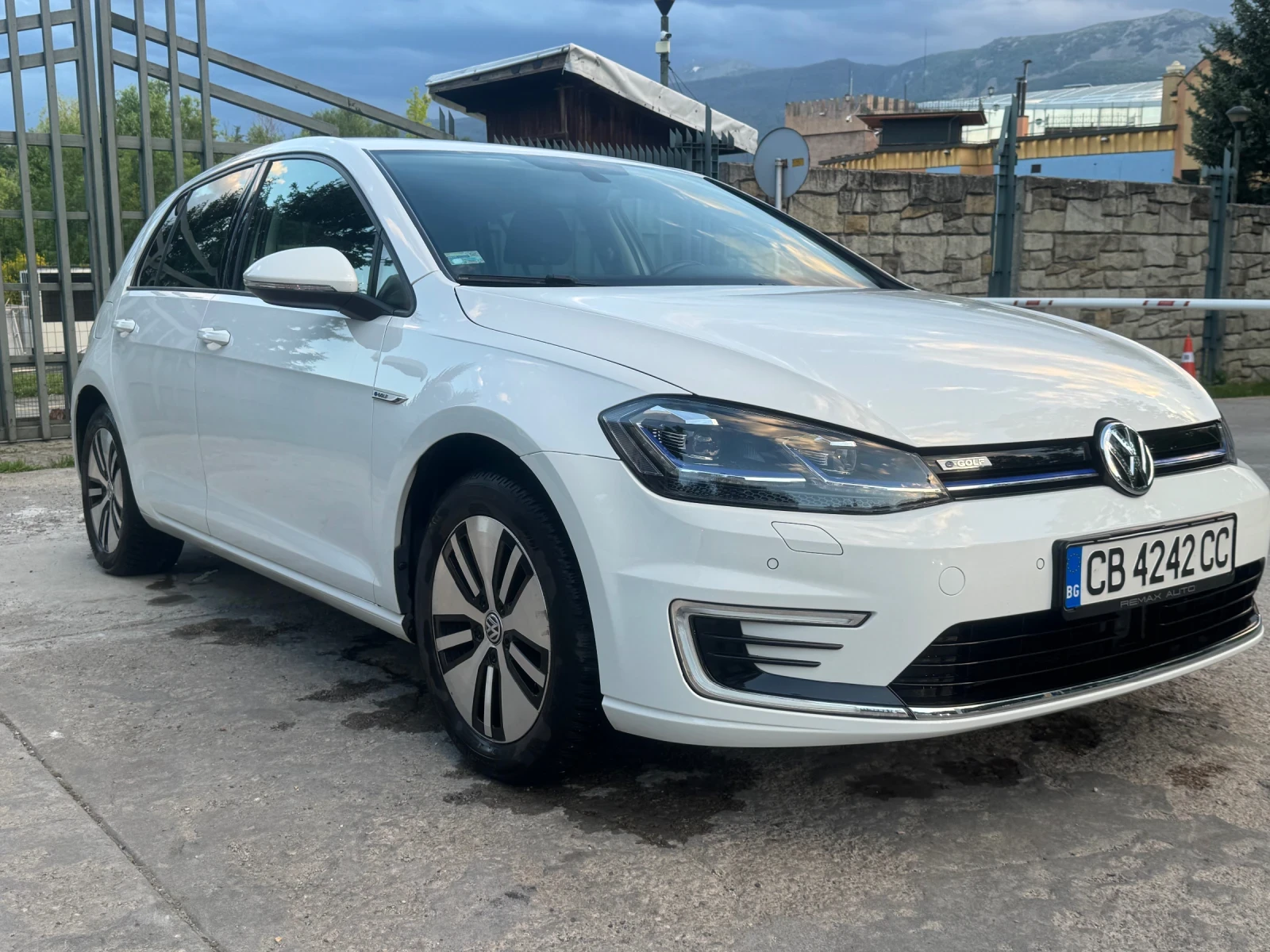 VW Golf VW e-Golf 36 kWh Matrix LED/Distronic/CarPlay, 44 