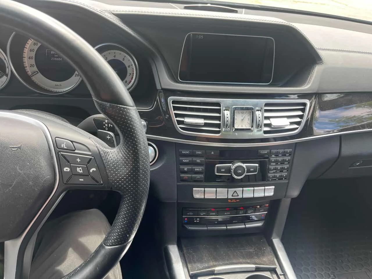 Mercedes-Benz E 400 * CARFAX * ЦЕНА ДО БГ, снимка 9 - Автомобили и джипове - 55211593