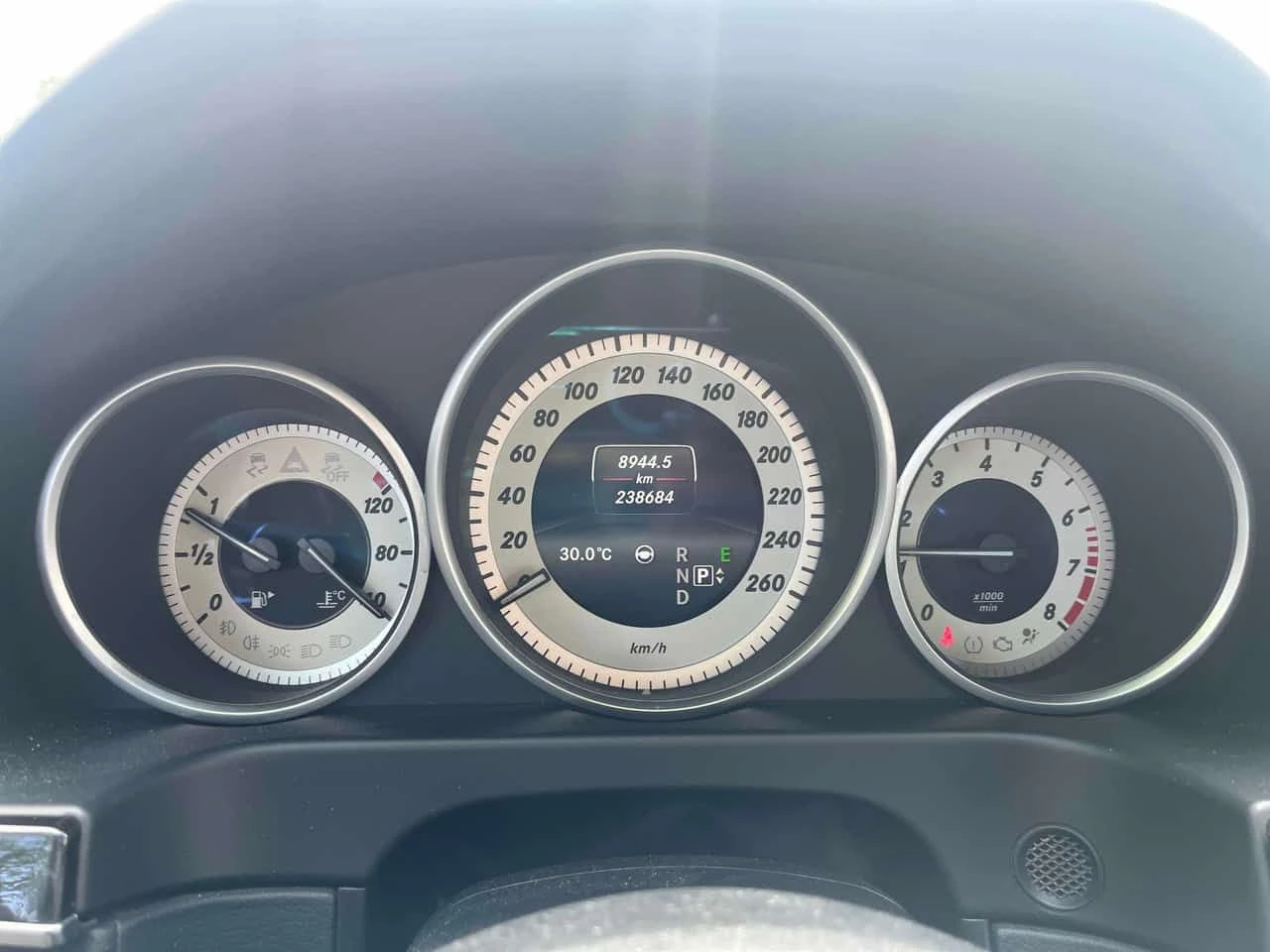 Mercedes-Benz E 400 * CARFAX * ЦЕНА ДО БГ, снимка 8 - Автомобили и джипове - 55211593