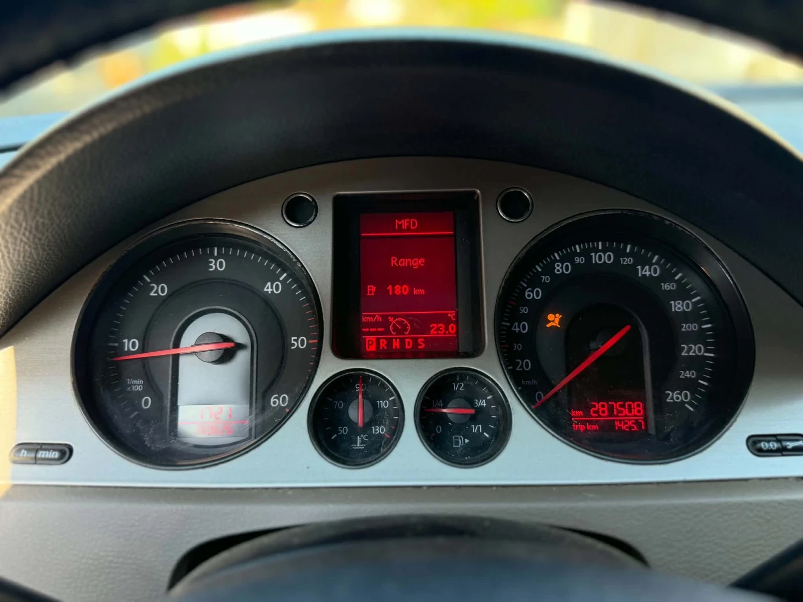 VW Passat, снимка 5 - Автомобили и джипове - 55710260