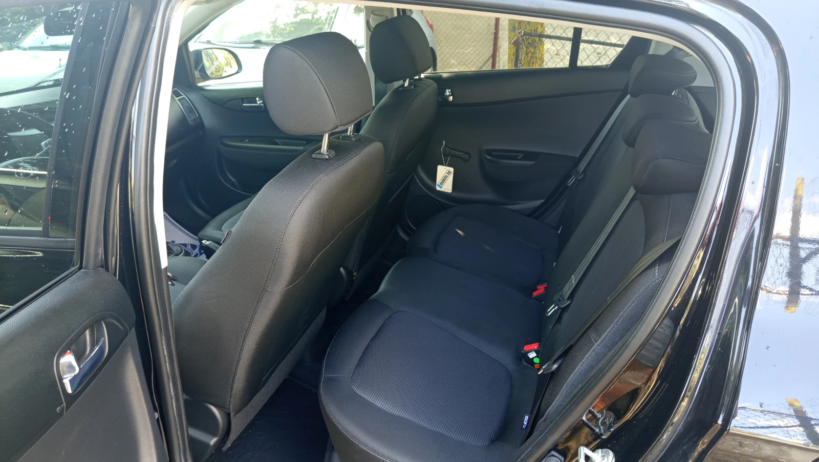 Hyundai I20 1.25 FACELIFT LED KLIMA 10400KM, снимка 13 - Автомобили и джипове - 55779663