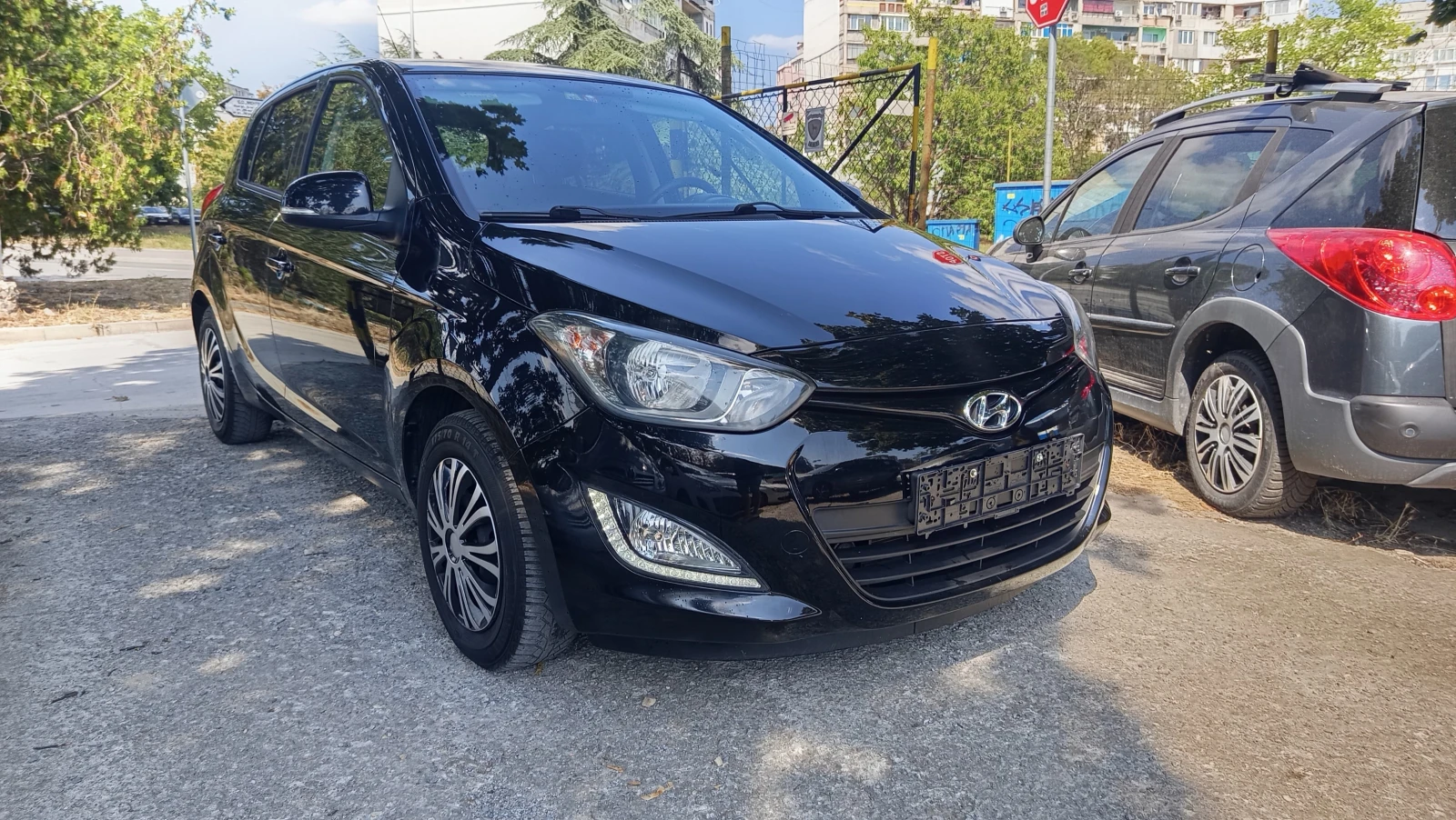 Hyundai I20 1.25 FACELIFT LED KLIMA 10400KM, снимка 2 - Автомобили и джипове - 55779663