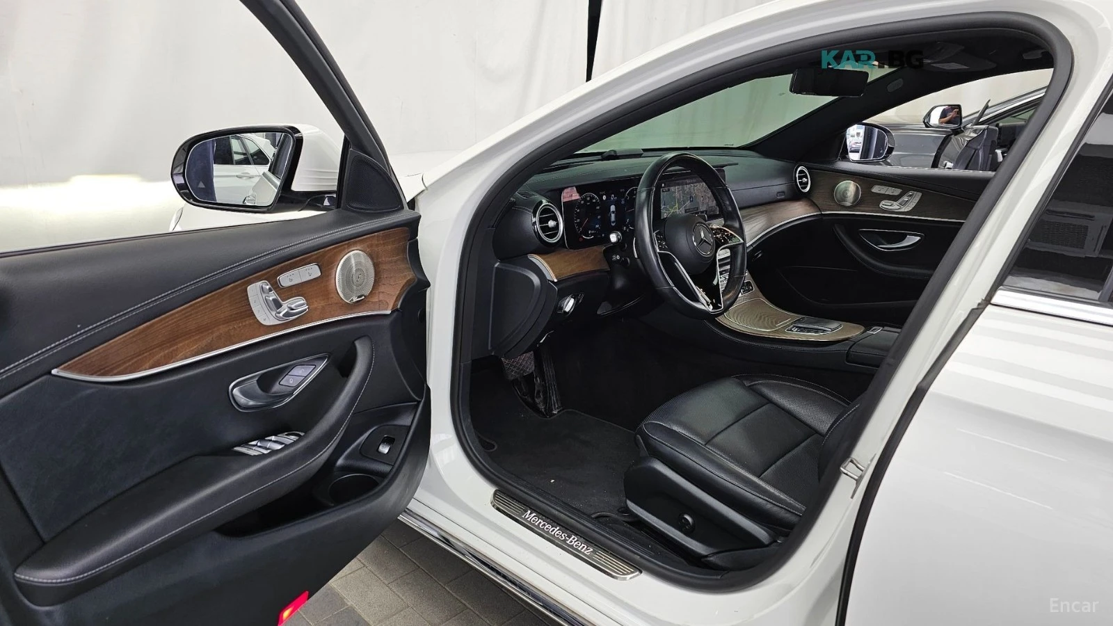 Mercedes-Benz E 220 4MATIC EXCLUSIVE* HUD* 360* КОЖА* ОБДУХ* НАВИ* ПАН, снимка 8 - Автомобили и джипове - 55834041