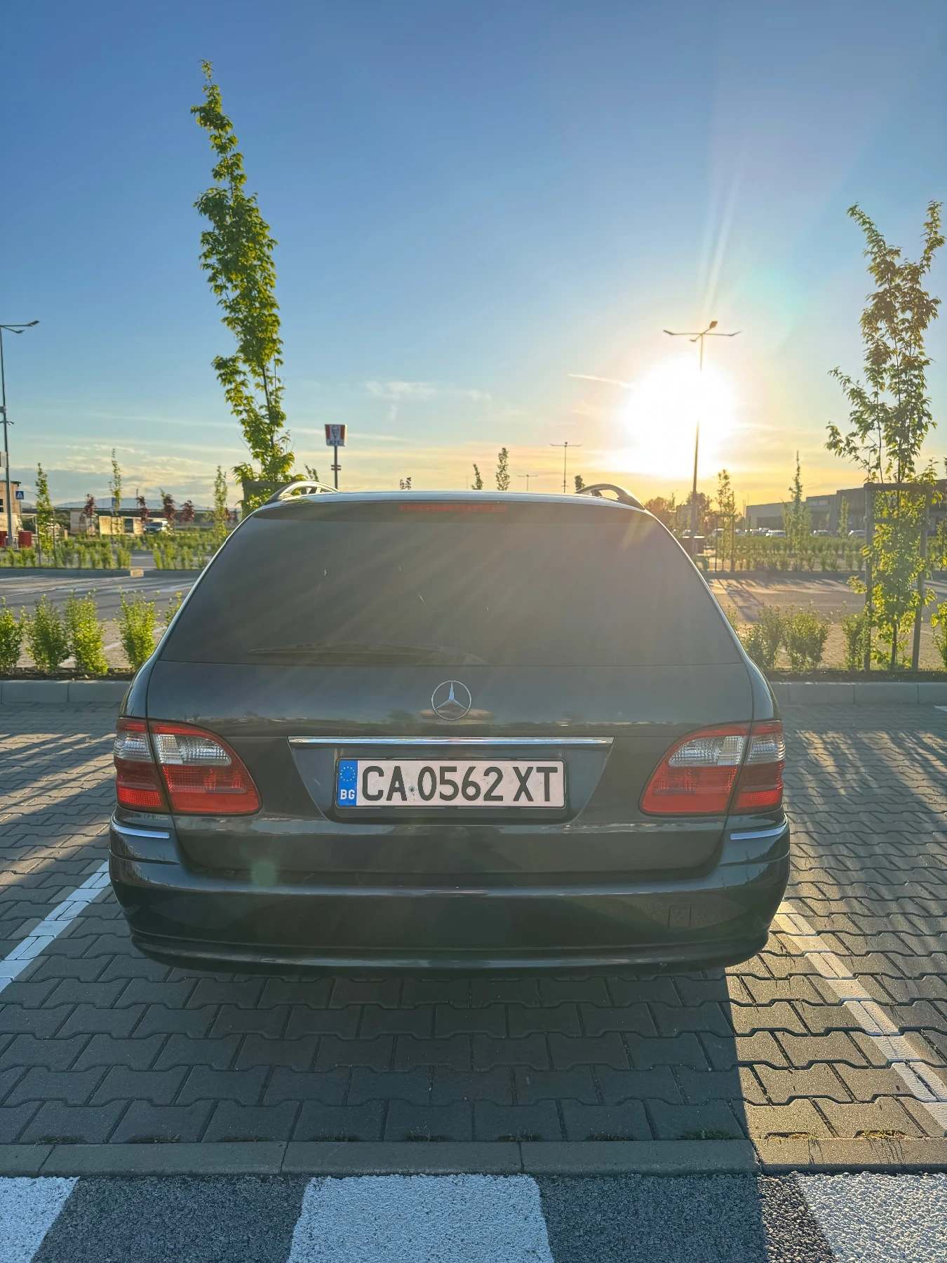 Mercedes-Benz E 270, снимка 7 - Автомобили и джипове - 56209222