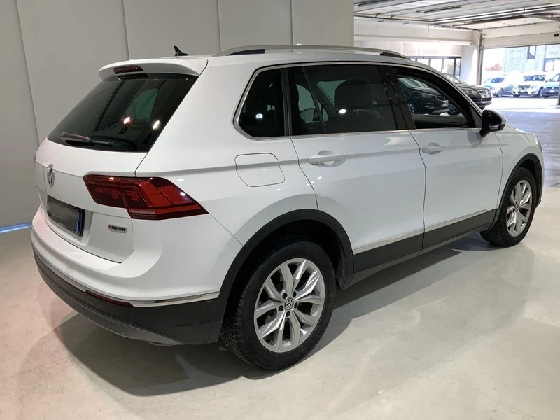 VW Tiguan TDI* DSG* 4motion* Highline, снимка 4 - Автомобили и джипове - 52666891