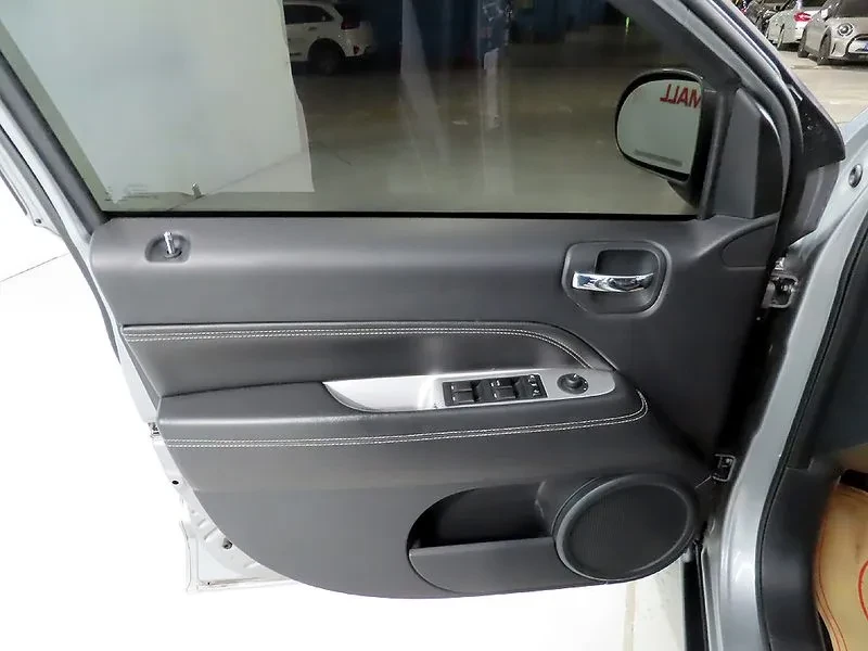 Jeep Compass, снимка 15 - Автомобили и джипове - 54463249