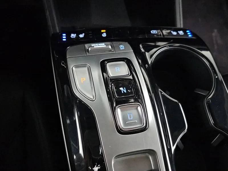 Hyundai Tucson (Nx4) Diesel 2.0 2Wd Modern, снимка 9 - Автомобили и джипове - 54998919