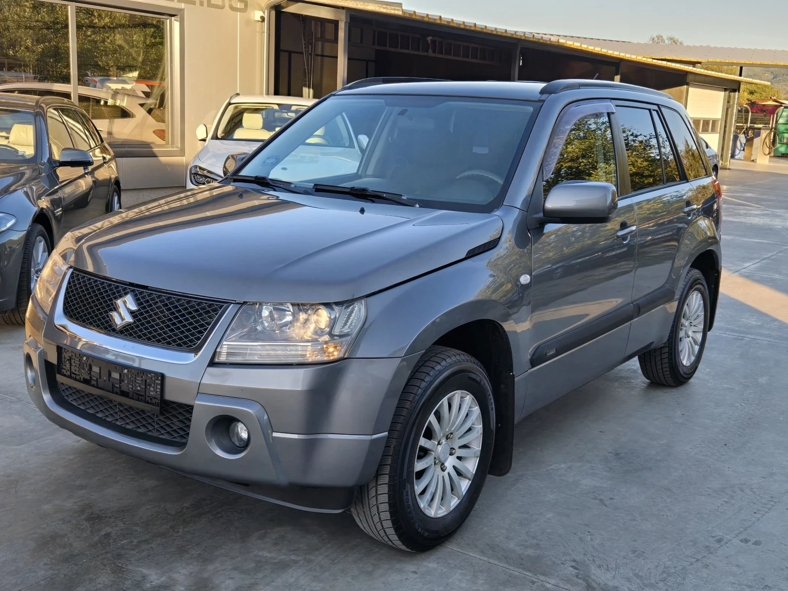 Suzuki Grand vitara 2.0 бензин / 4х4 / Автоматик/ Бързи и бавни - изображение 3