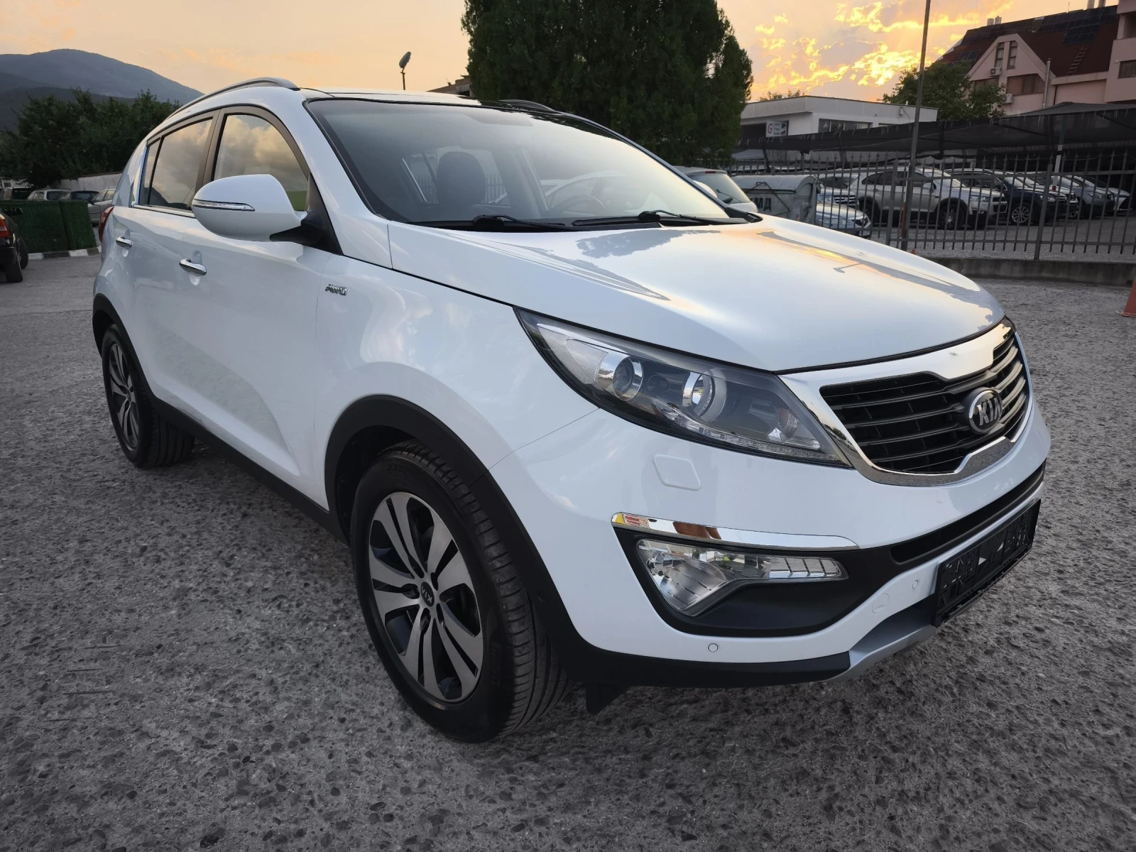 Kia Sportage 2.0CRDI 4X4 185kc EXCLUSIVE FULL SERVICE IN KIA  - изображение 3