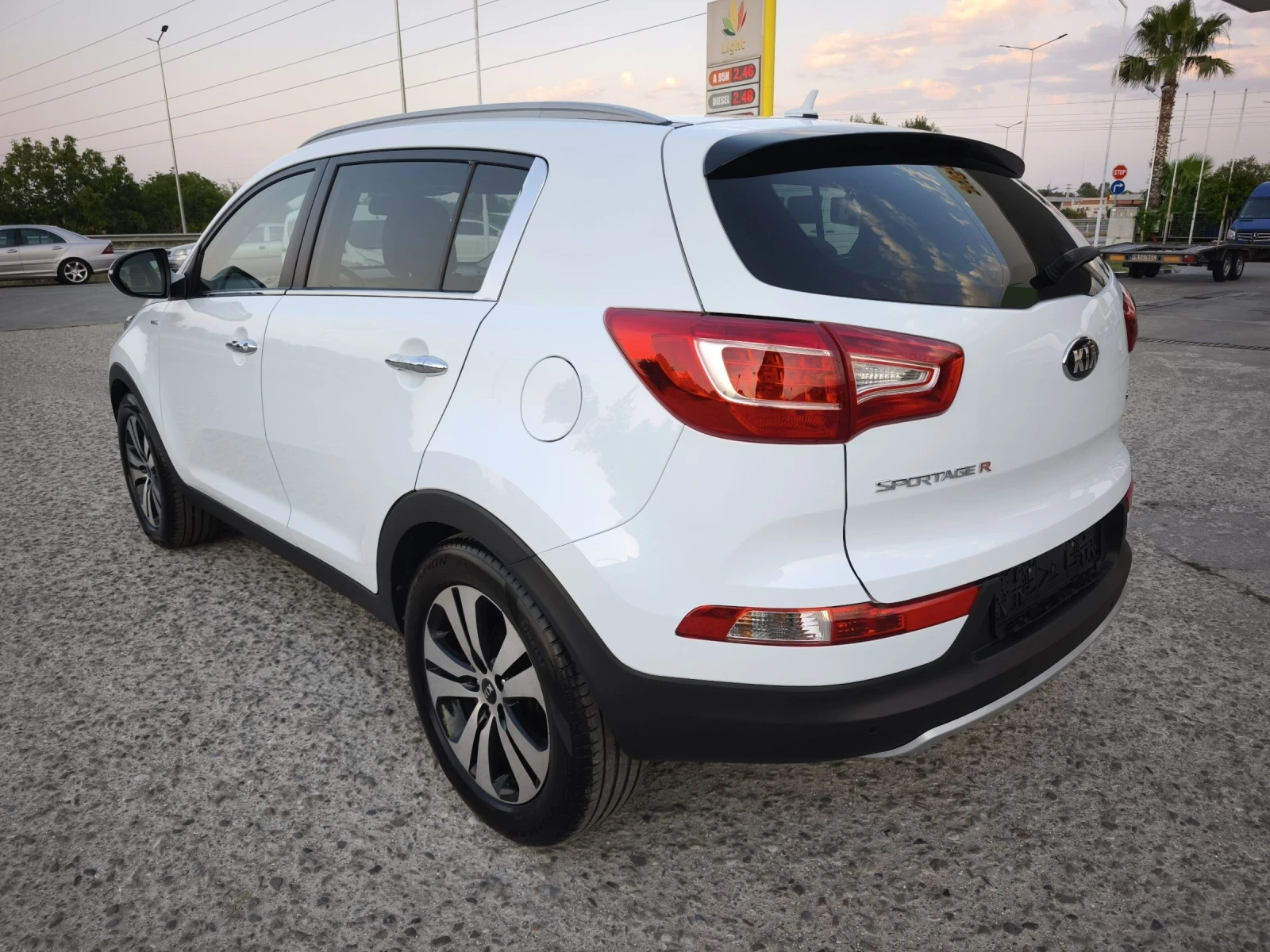 Kia Sportage 2.0CRDI 4X4 185kc EXCLUSIVE FULL SERVICE IN KIA  - изображение 5