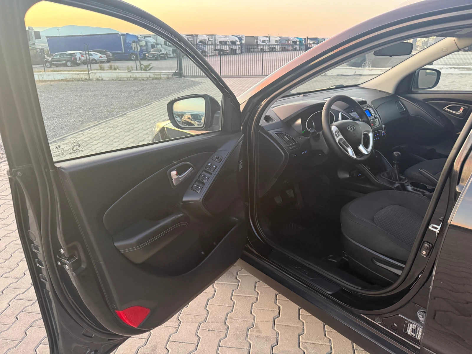 Hyundai IX35 2.0crdi Лизинг 3870 лв - изображение 10