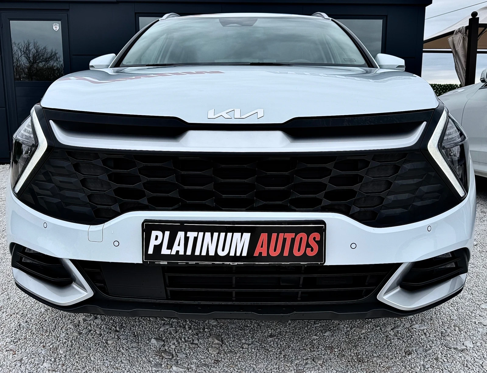 Kia Sportage 50.000km Plug-in-Hybrid 4x4 , снимка 2 - Автомобили и джипове - 52434044