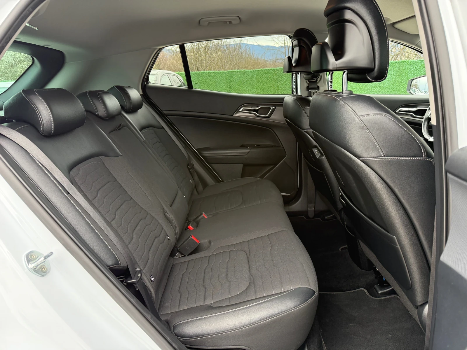 Kia Sportage 50.000km Plug-in-Hybrid 4x4 , снимка 12 - Автомобили и джипове - 52434044