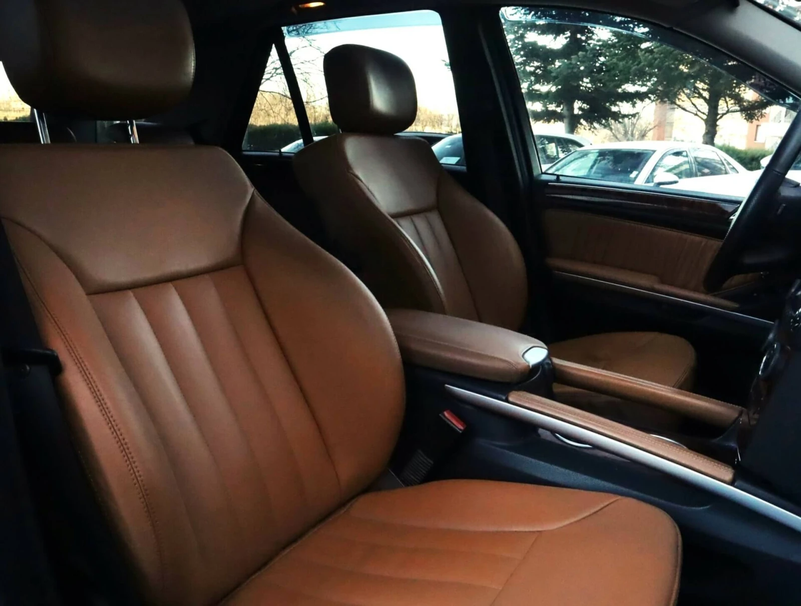 Mercedes-Benz ML 320 4Matic/Kамера/PDC/Harman Kardon/DSR/AirMatic/, снимка 8 - Автомобили и джипове - 53903243