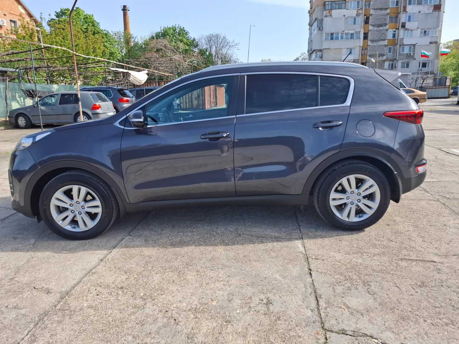 Kia Sportage, снимка 4 - Автомобили и джипове - 54128278