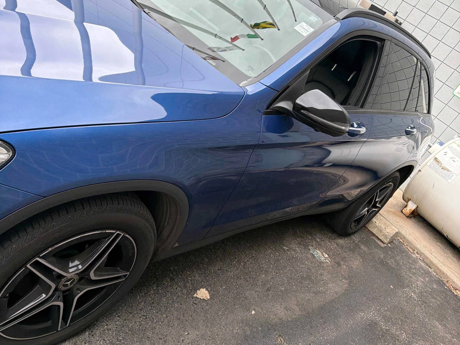 Mercedes-Benz GLC 300  * * CARFAX * * АВТО КРЕДИТ * * , снимка 2 - Автомобили и джипове - 54240833