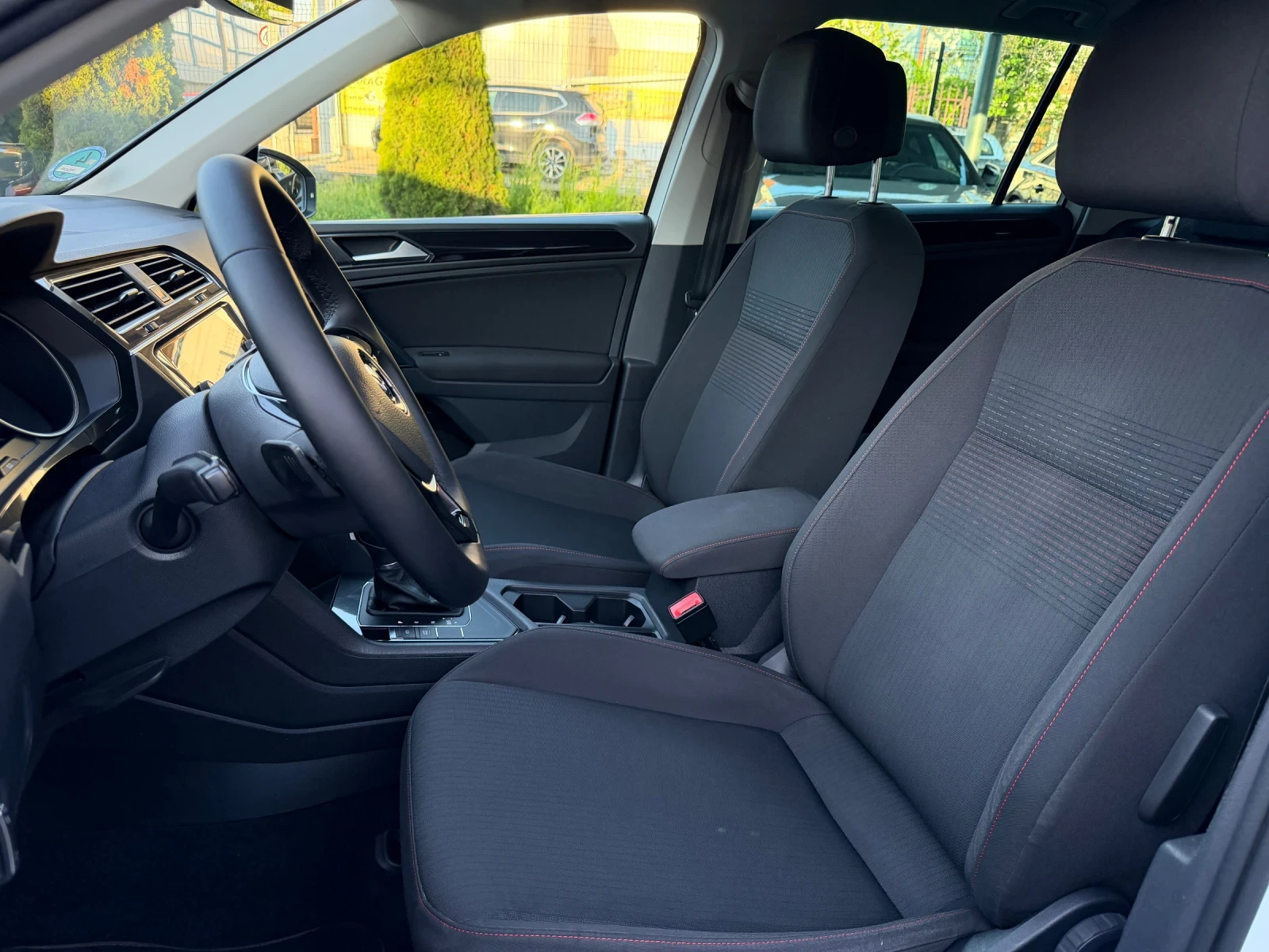 VW Tiguan 2.0TDI DSG R-Line Sound Distronic NAVI Touch Pearl | Mobile.bg � ����������� 9