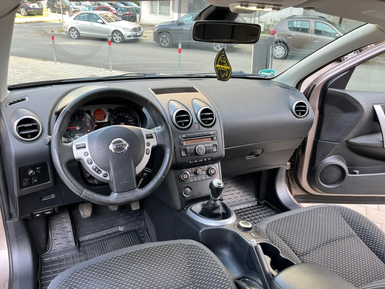 Nissan Qashqai 2.0DCI/2008/ГОДИНА, снимка 10 - Автомобили и джипове - 54881768