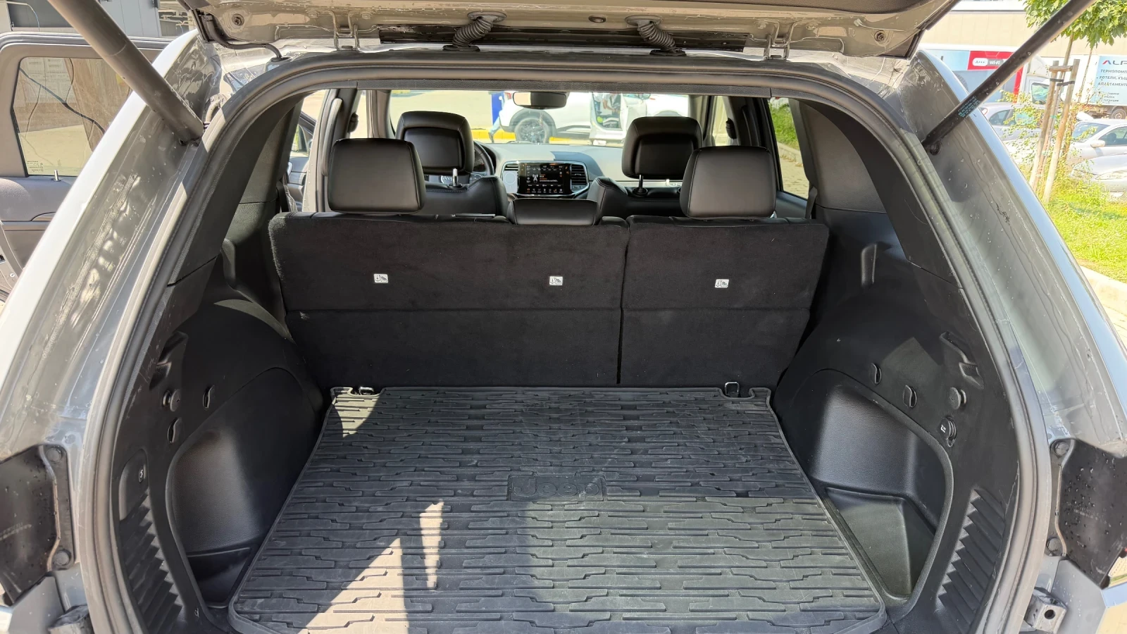 Jeep Grand cherokee, снимка 12 - Автомобили и джипове - 55452322