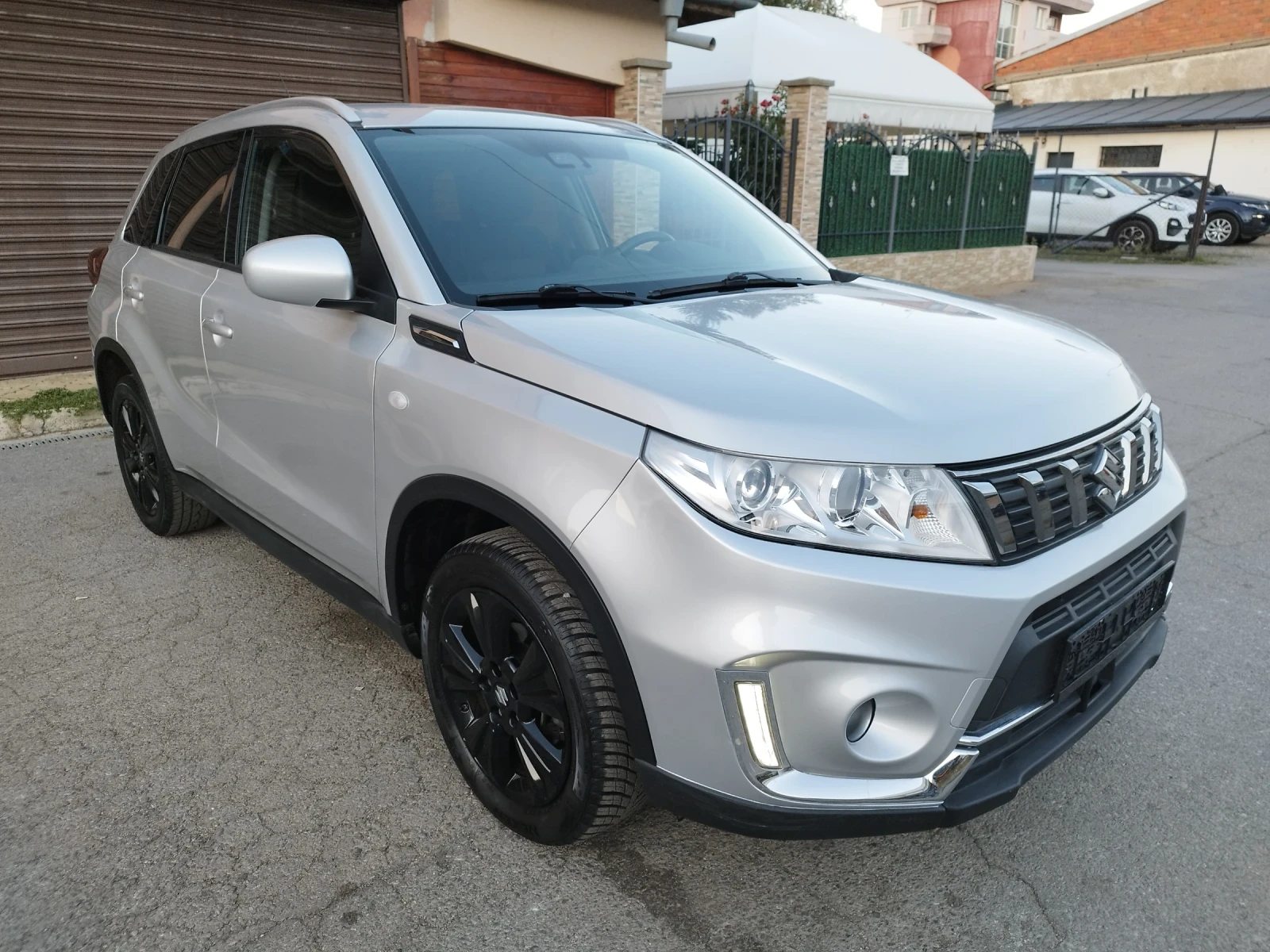 Suzuki Vitara 1.0, * ALLGRIP* , 4X4, GAZ, * 101000* km. ЛИЗИНГ , снимка 3 - Автомобили и джипове - 55990094
