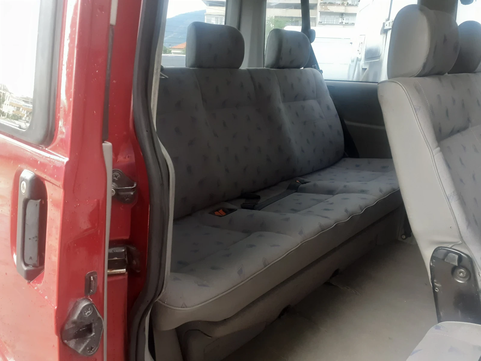 VW T4 2, 5 TDI CARAVELLE, КЛИМАТИК , снимка 17 - Бусове и автобуси - 53568870